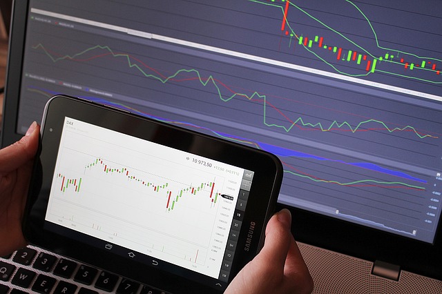 Webbasierte Trading-Plattformen und Mobile Apps bieten die ideale Kombination für flexibles Trading